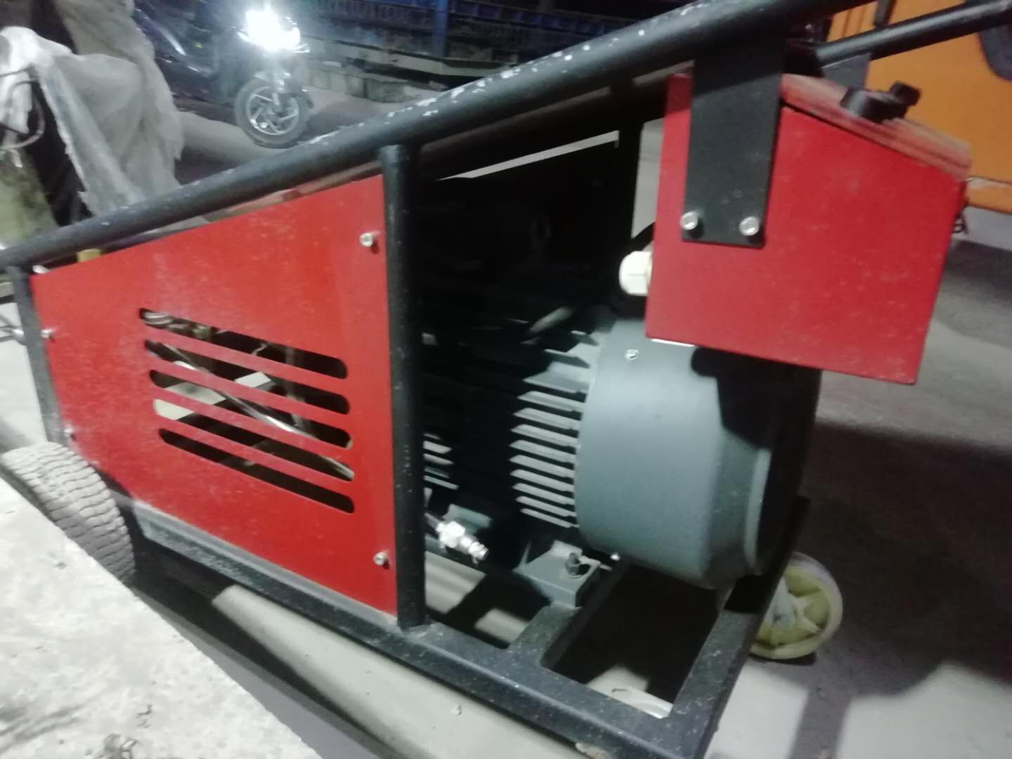 1557720509267945.jpg 高壓清洗機(jī),進(jìn)口高壓清洗機(jī),高壓清洗機(jī)價(jià)格,超高壓清洗機(jī)