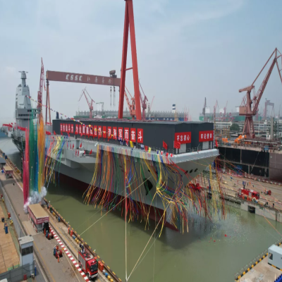 熱烈祝賀:我國(guó)第三艘航空母艦“福建號(hào)”今日下水，舷號(hào)18